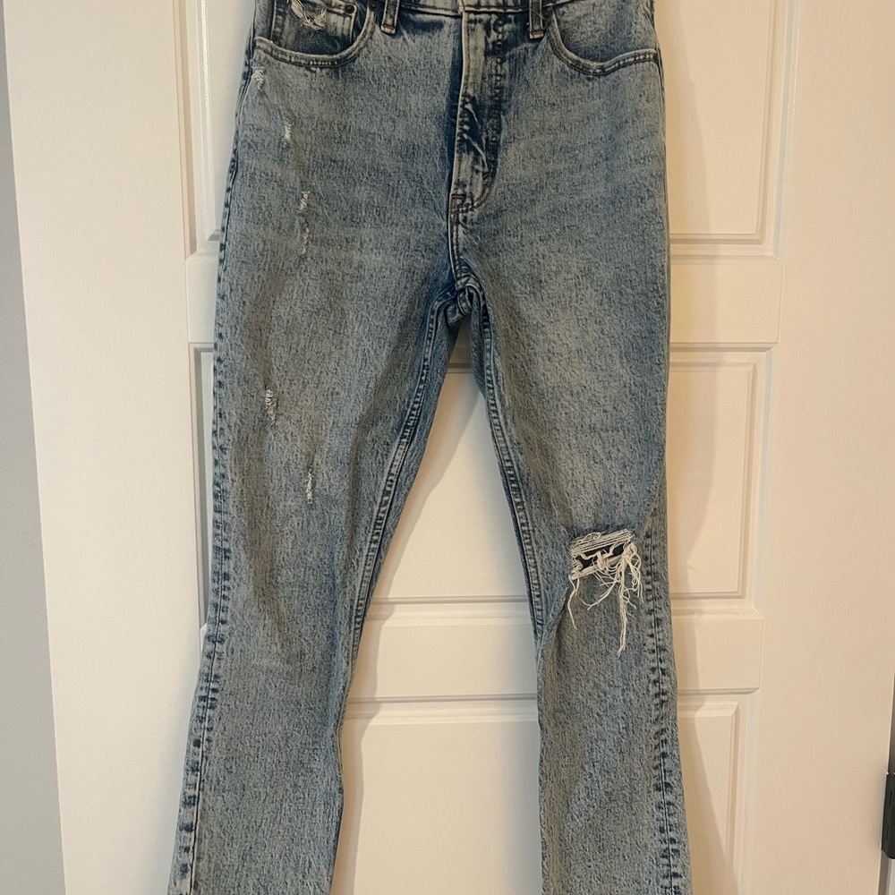 Abercrombie & Fitch Light Blue Distressed 90s high rise skinny Jeans